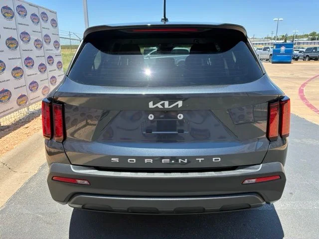 Used 2022 Gravity Gray Kia LX image 5