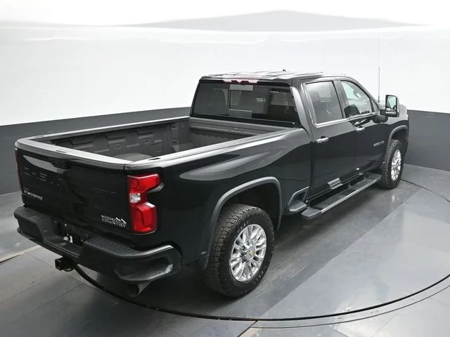 Used 2023 Black Chevrolet High Country image 17