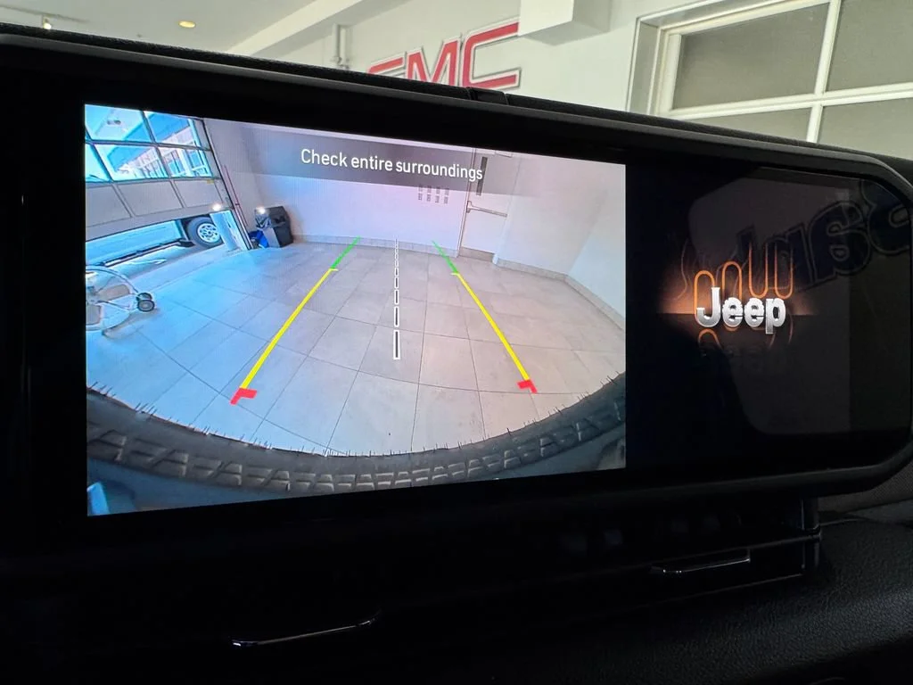 2025 Jeep Wrangler 4-Door Willys - Photo 19