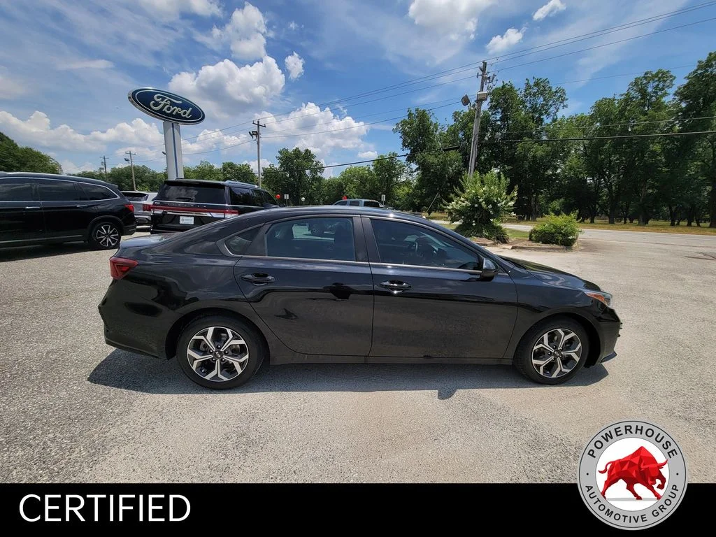 Used 2021 Black Kia LXS image 7