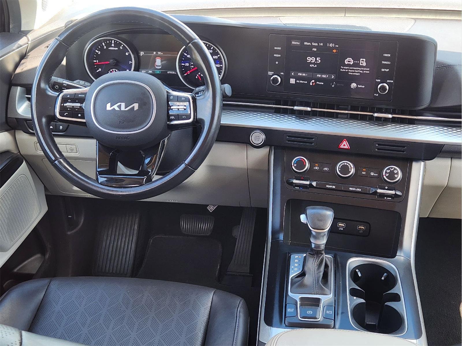Used 2022 Aurora Black Pearl Kia LXS image 26