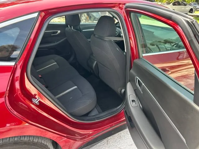 Used 2025 Ultimate red Hyundai SEL image 8