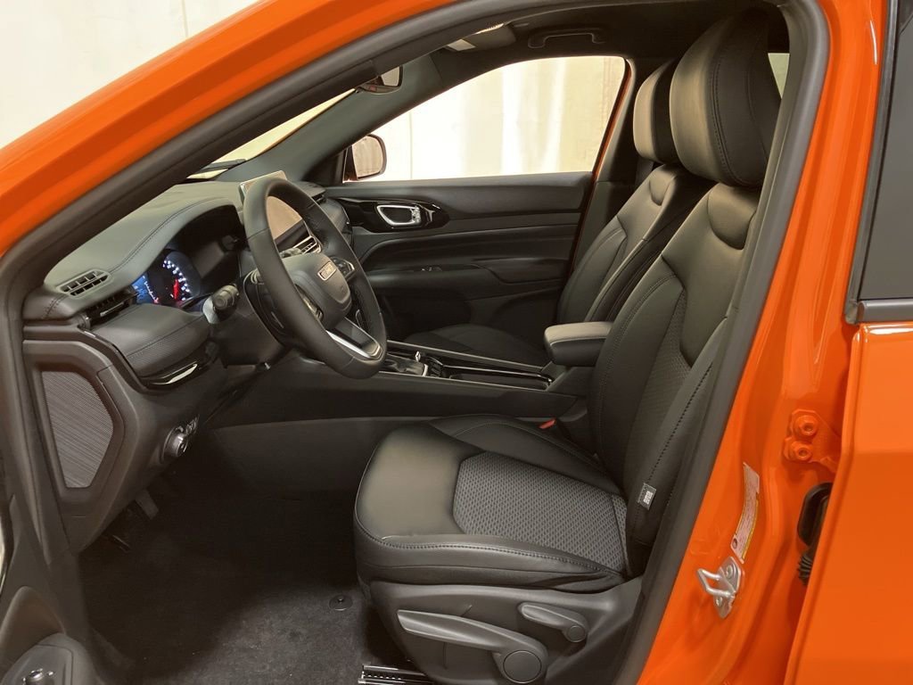 New 2026 Joose Exterior Paint Jeep Latitude image 6