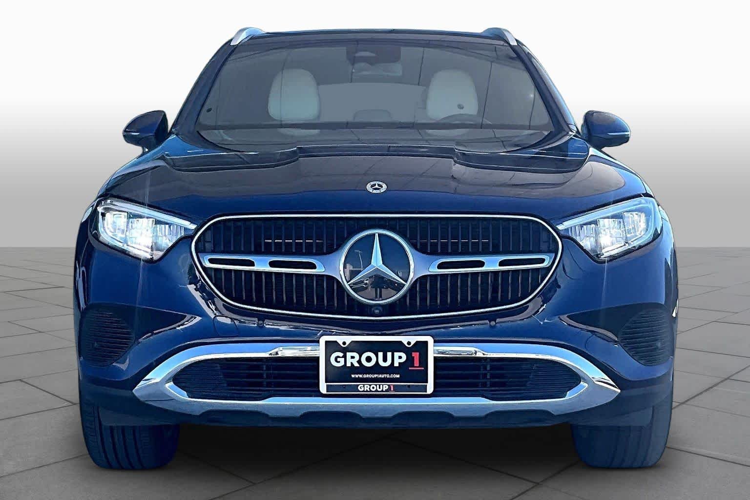 Used 2024 Nautical Blue Metallic Mercedes-Benz GLC 300 image 4