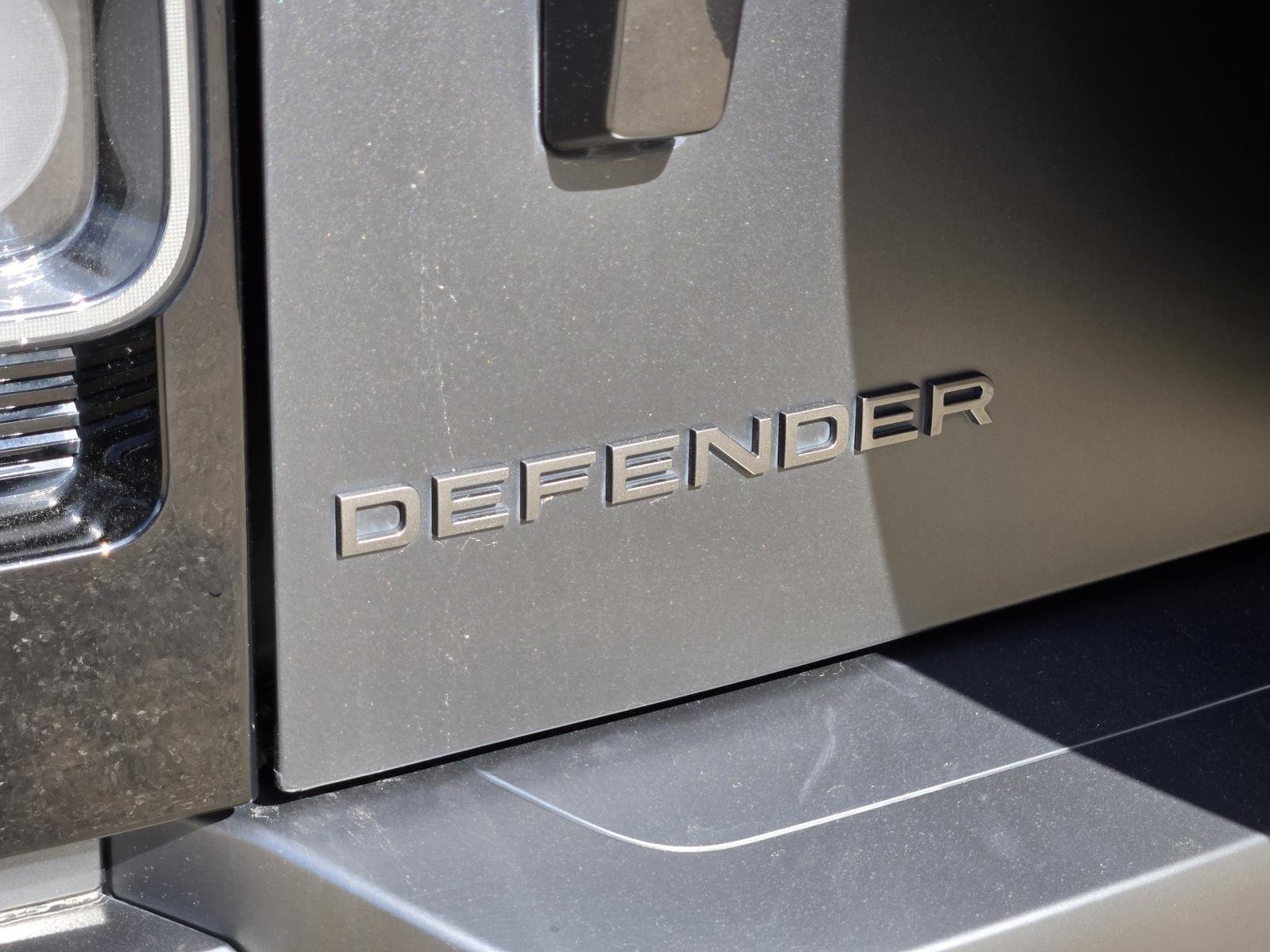 Used 2025 Carpathian Grey Premium Metallic Land Rover V8 image 9