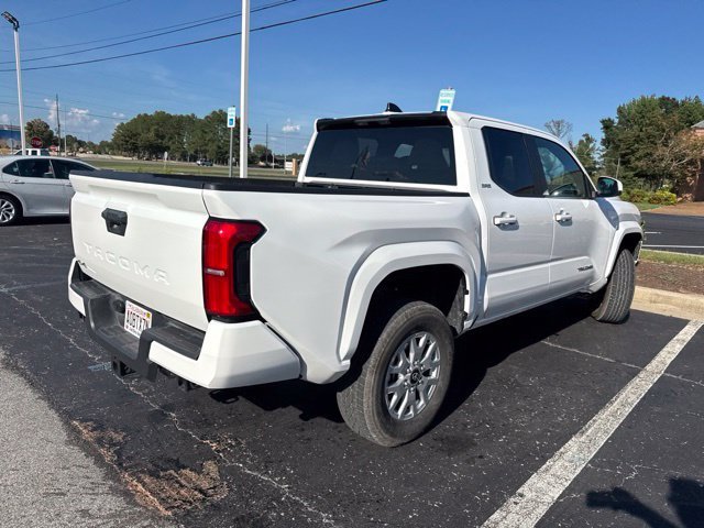 Used 2024 White Toyota SR5 image 3