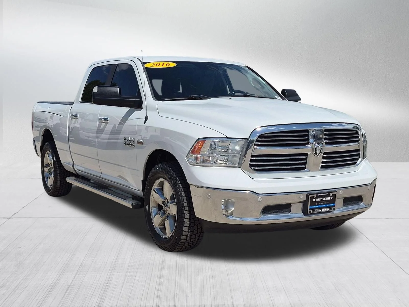 Used 2016 Bright White Clearcoat Ram Big Horn image 8