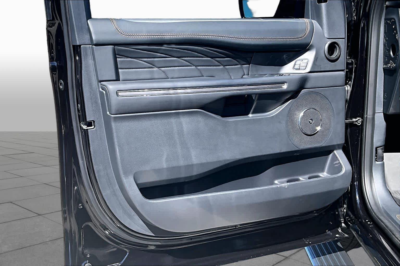 Used 2024 Agate Black Metallic Ford Platinum image 26