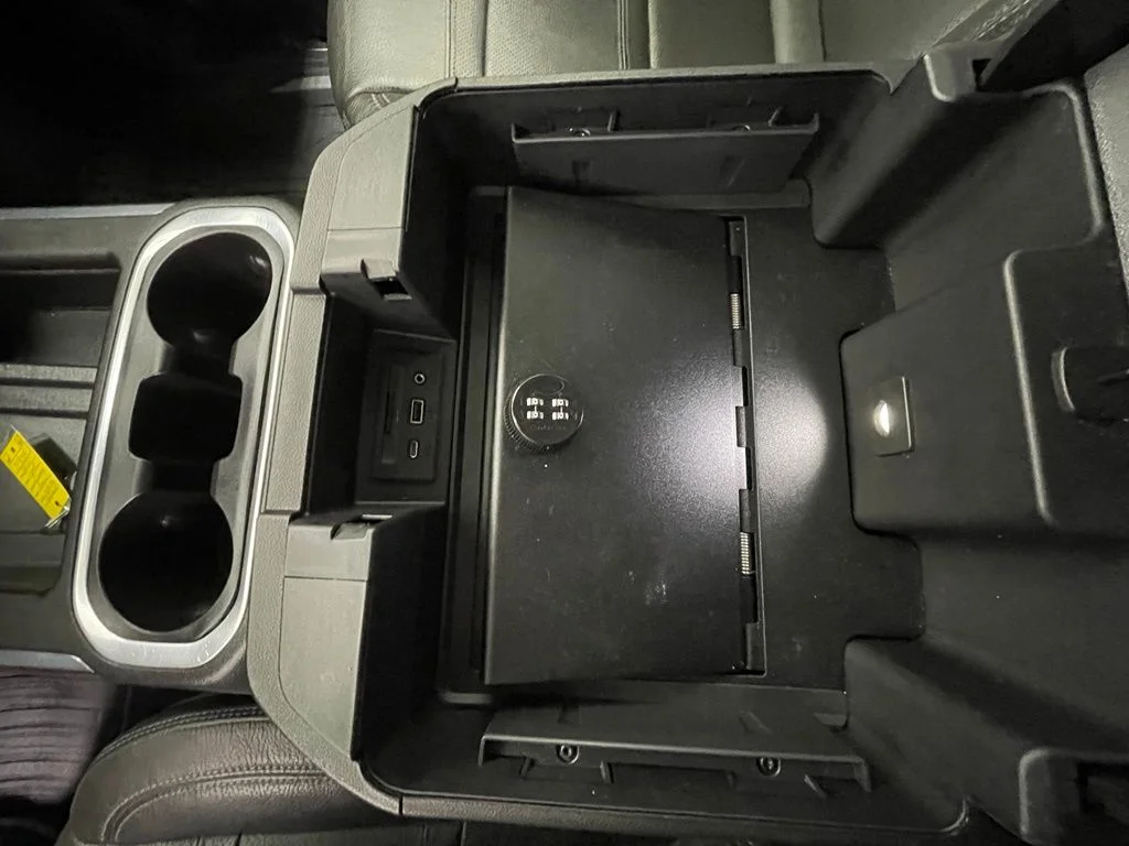 Used 2021 White GMC Denali image 27