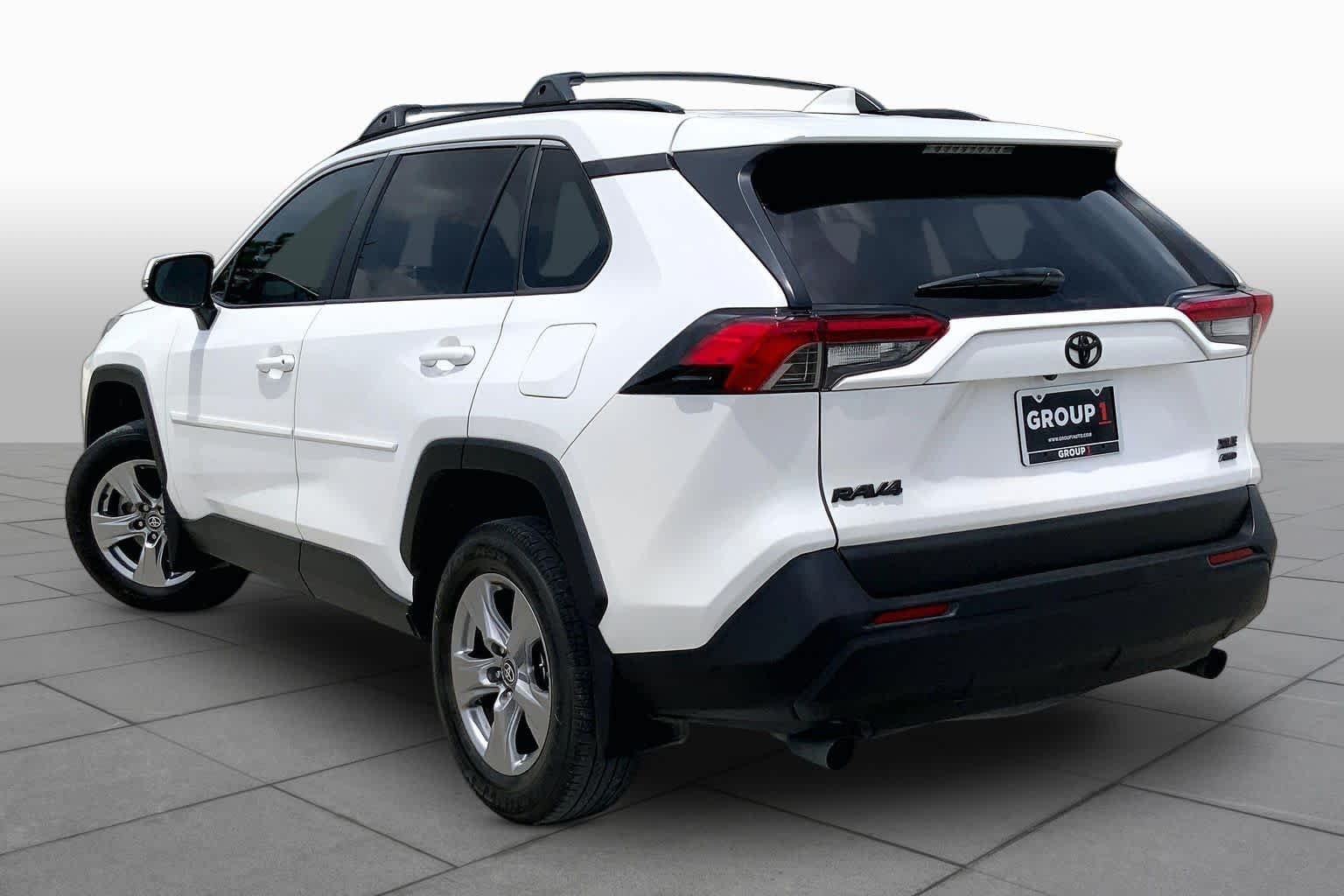 Used 2025 Ice Cap Toyota XLE image 12
