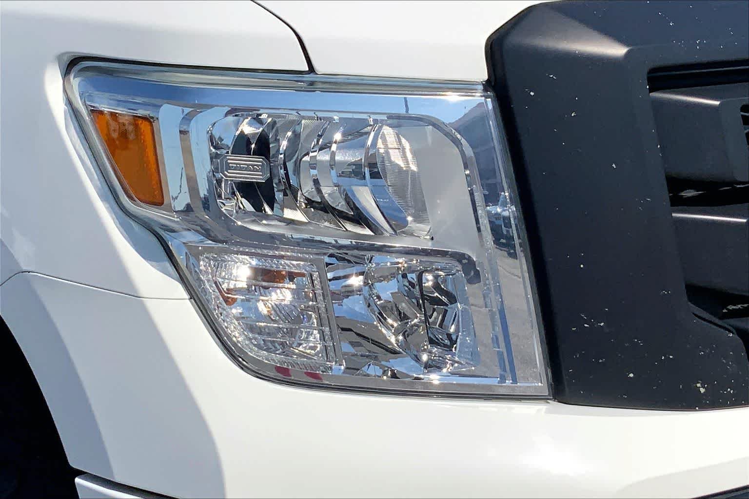 Certified Used 2021 Glacier White Nissan S image 23