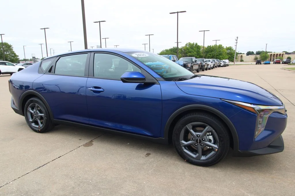 New 2026 Blue Kia LXS image 3