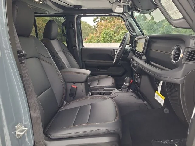 2026 Jeep Wrangler 4-Door Sahara - Photo 24