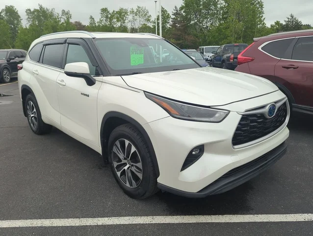 2021 Toyota Highlander Hybrid XLE