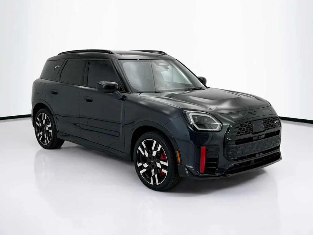 New 2027 Legend Grey Metallic MINI Iconic image 3