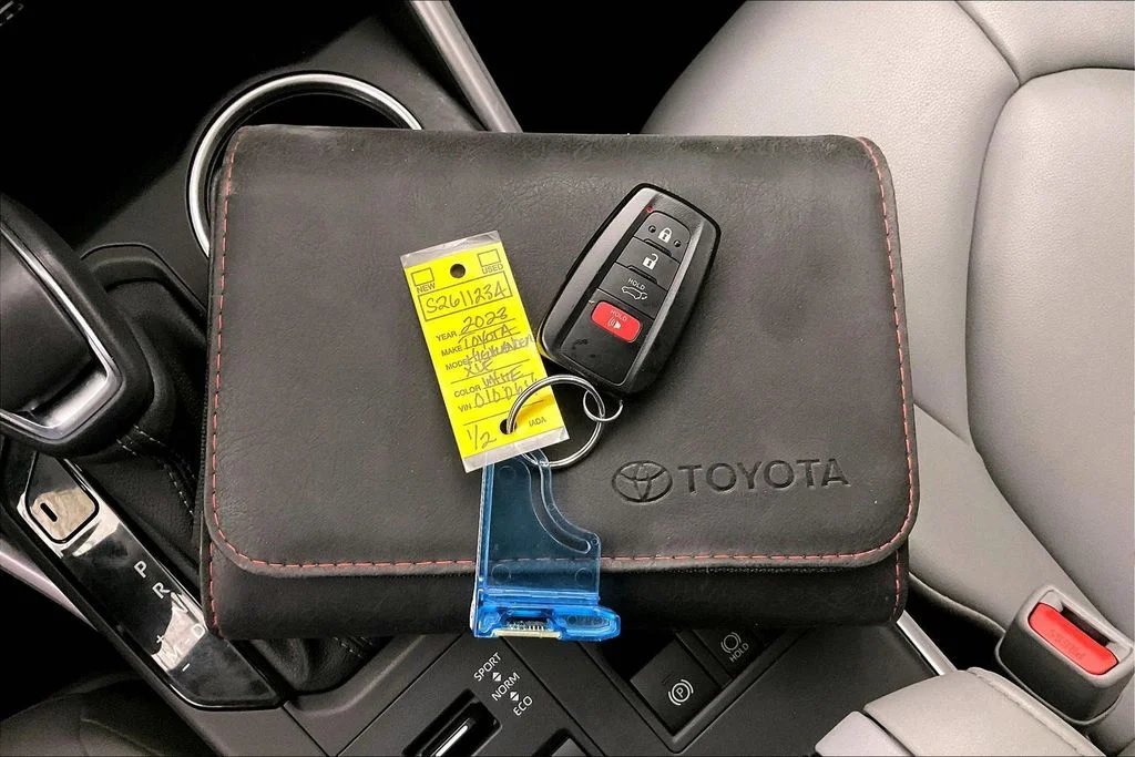 Used 2023 Beige Toyota XLE image 15