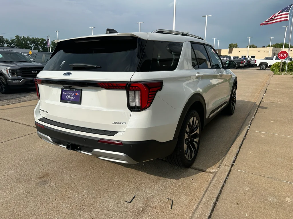 New 2026 Star White Met Tri-Coat Ford Platinum image 10