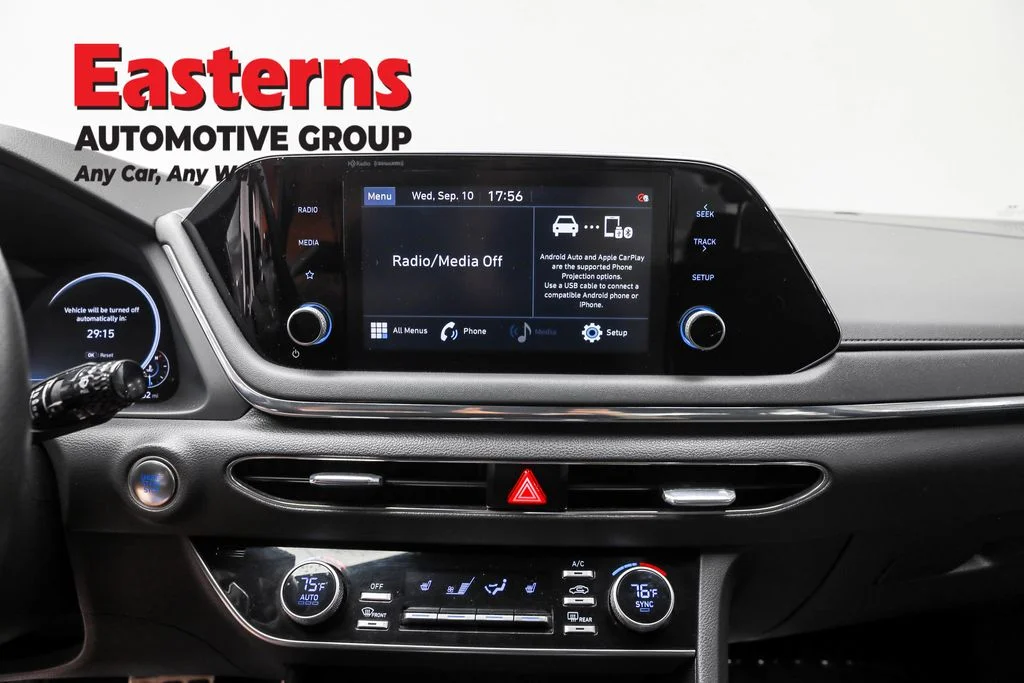 Used 2020 Blue Hyundai SEL Plus image 12