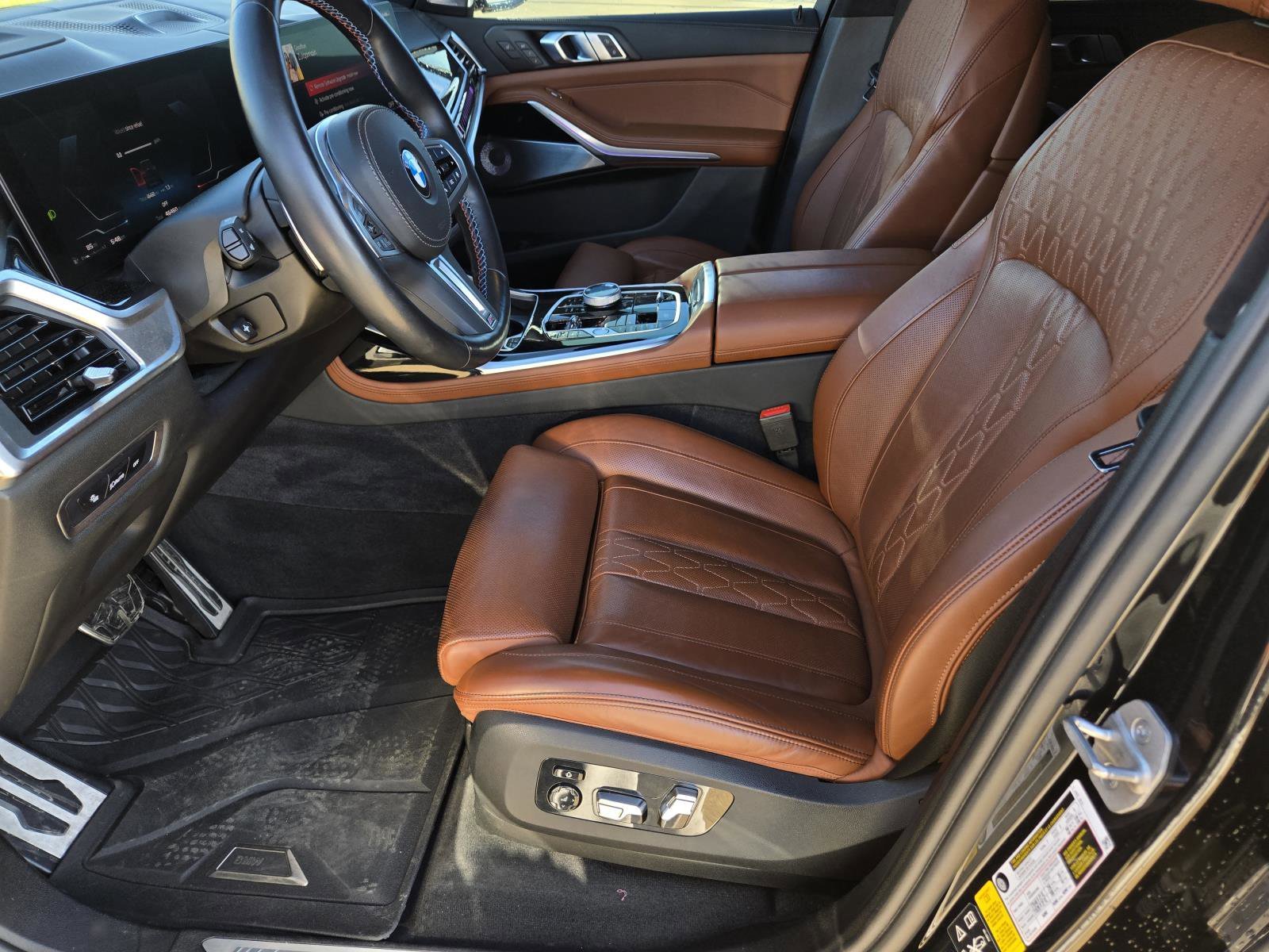 Used 2024 Black Sapphire Metallic BMW M60i image 24