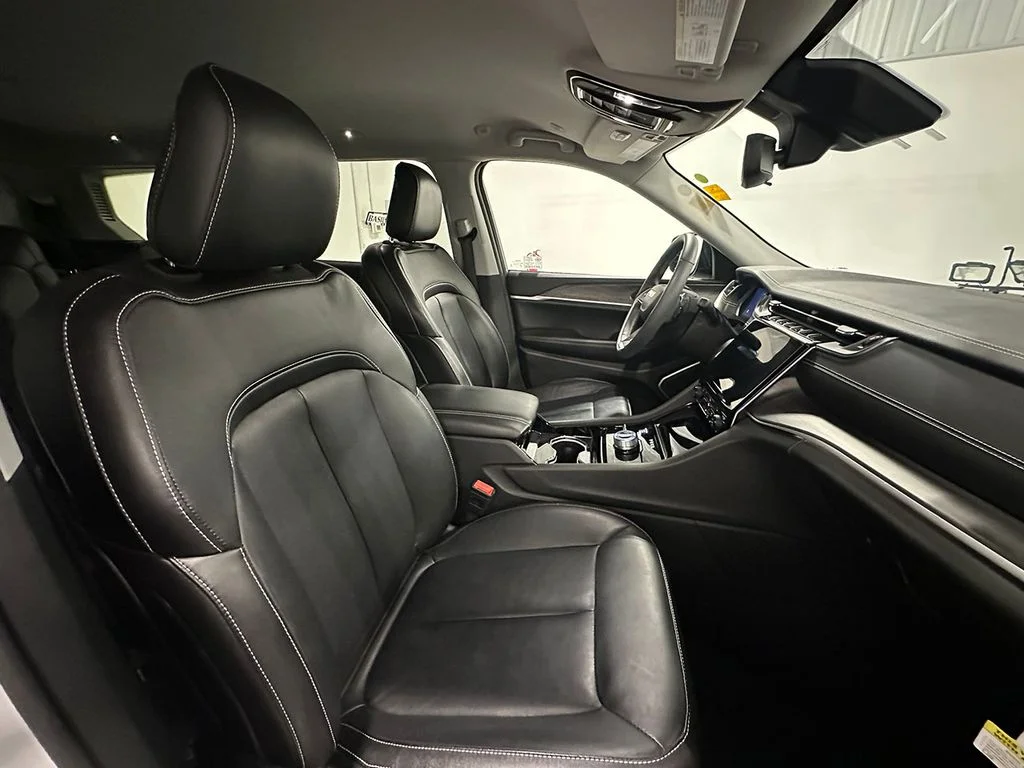 Used 2023 White Jeep Limited image 28