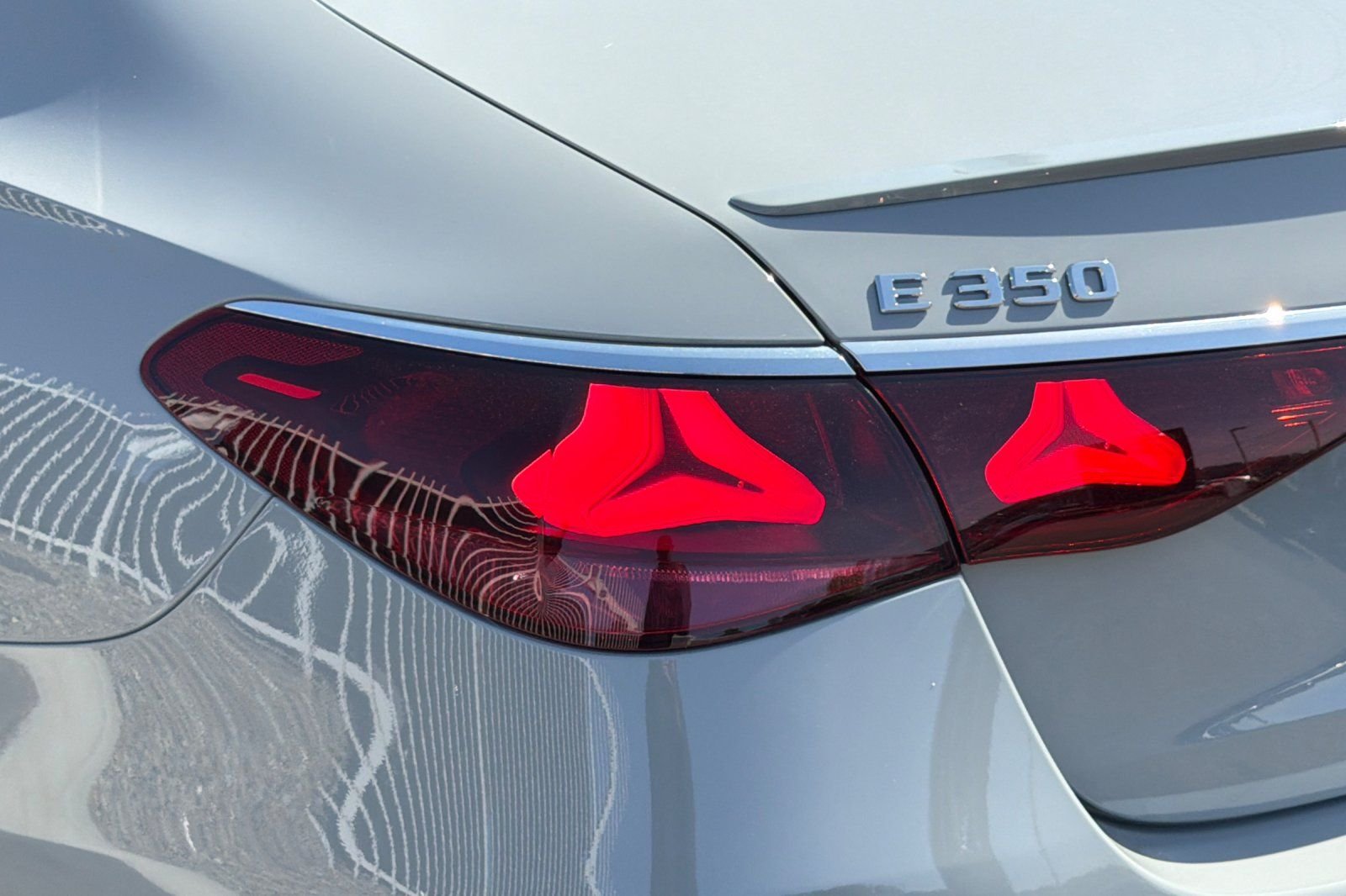 New 2026 MANUFAKTUR Alpine Grey Mercedes-Benz E 350 image 16