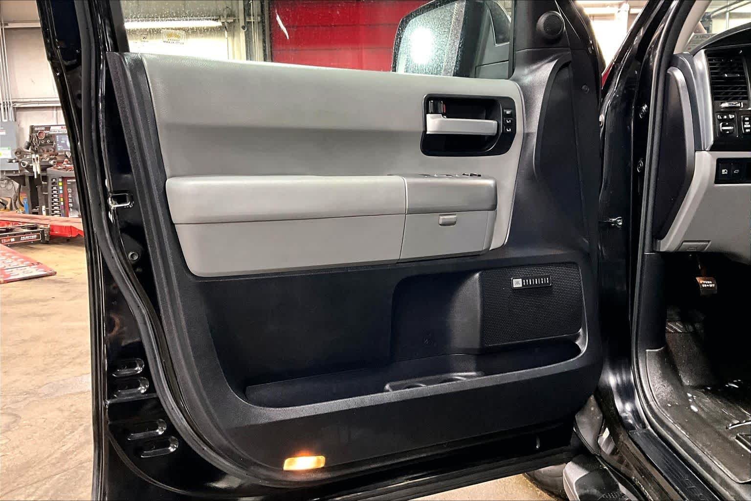 Used 2018 Midnight Black Metallic Toyota Limited image 21
