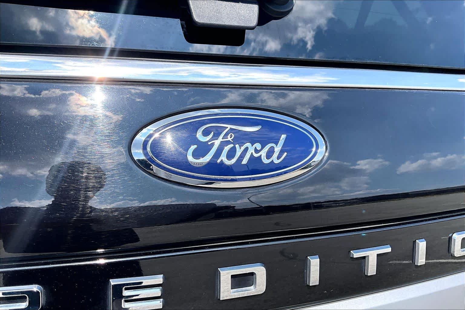 Used 2024 Agate Black Metallic Ford XLT image 10