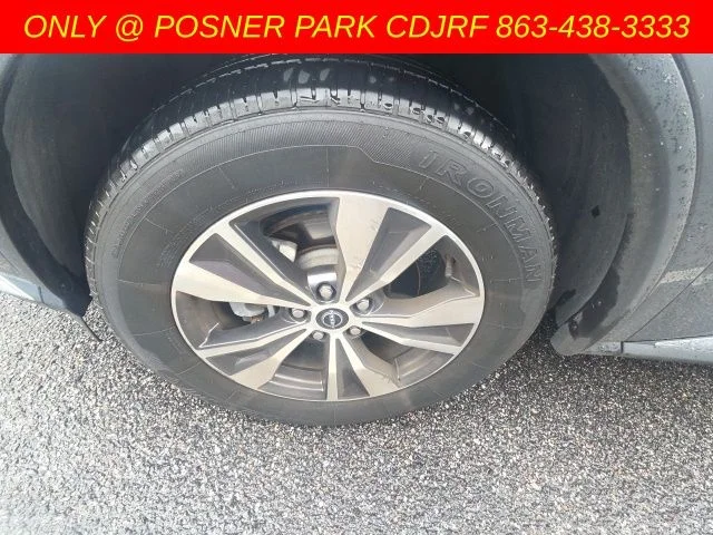 Used 2023 Gray Nissan S image 10