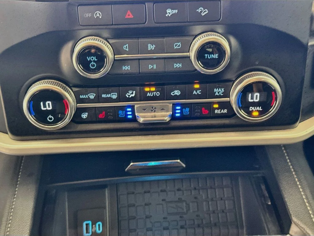 Used 2024 Silver Ford XLT image 19