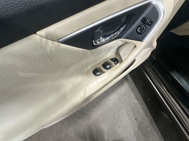 Used 2015 Brown Nissan 2.5 SV image 19