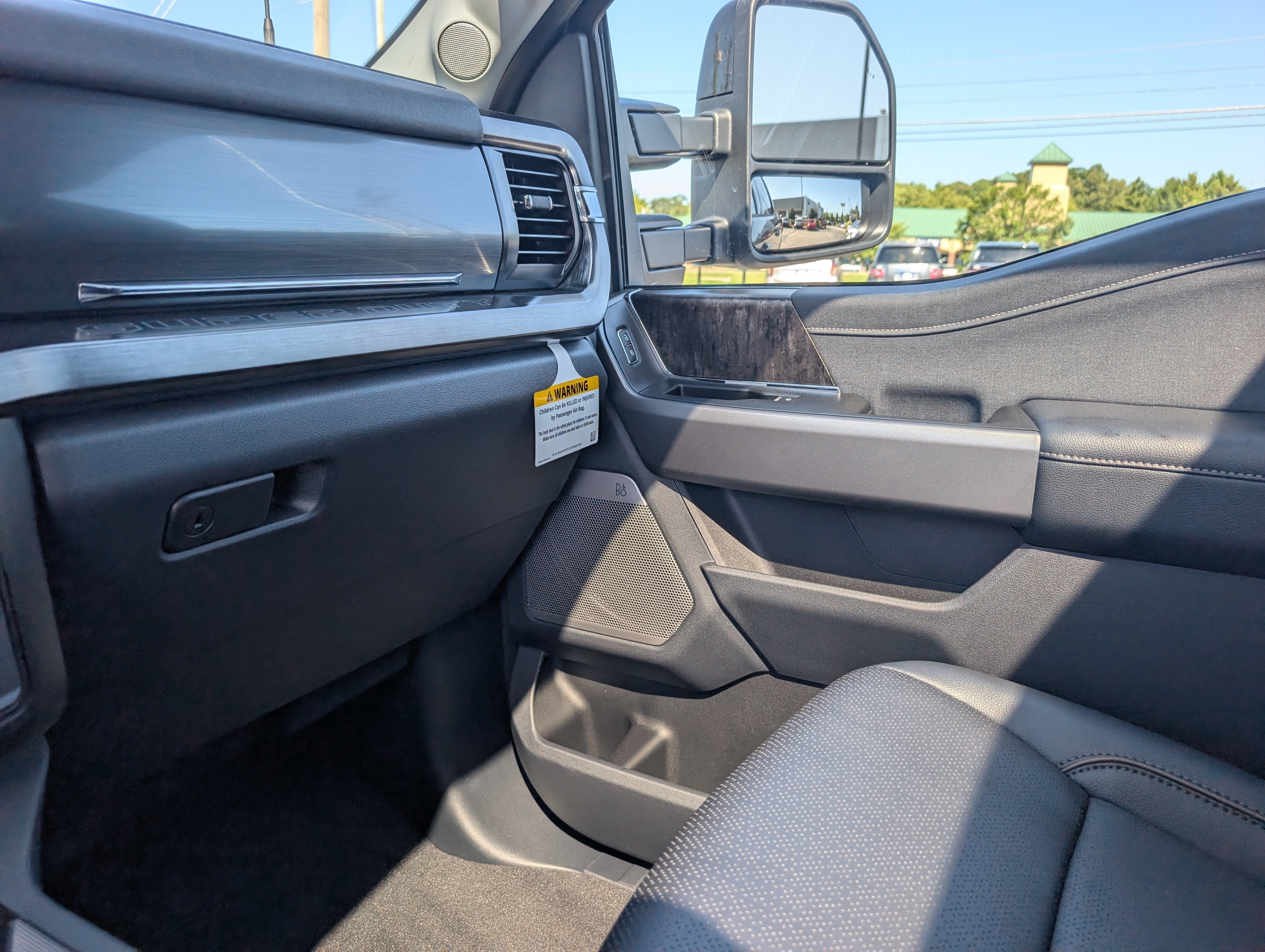 New 2026 CARBONIZED GRAY FORD Lariat image 33