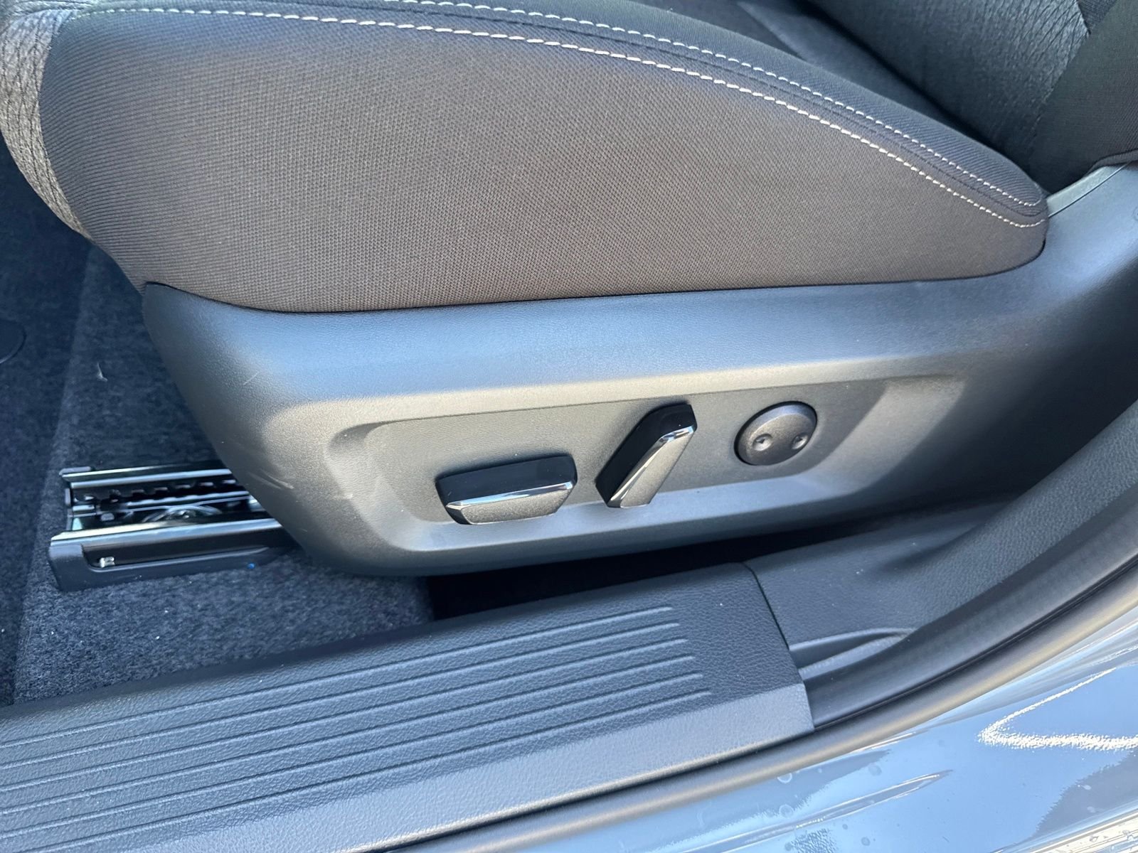 New 2026 Nissan Rogue SV 4D Sport Utility