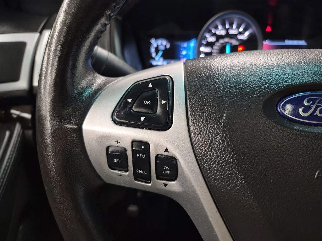 Used 2015 Ingot Silver Ford Limited image 26
