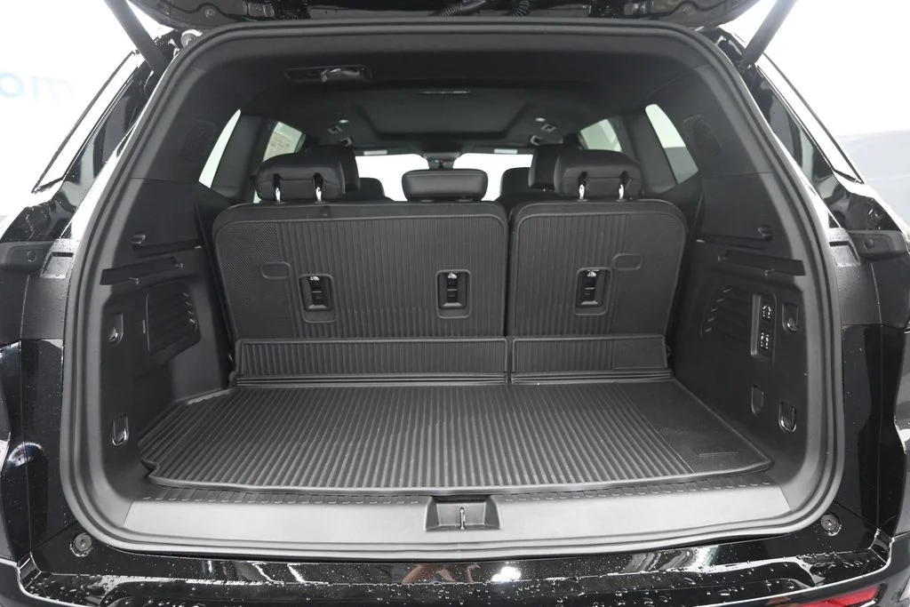 New 2026 Black Buick Avenir image 12