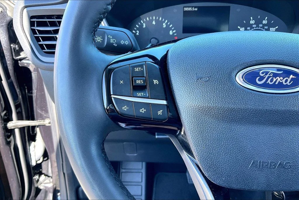 Used 2022 Black Ford SE image 17