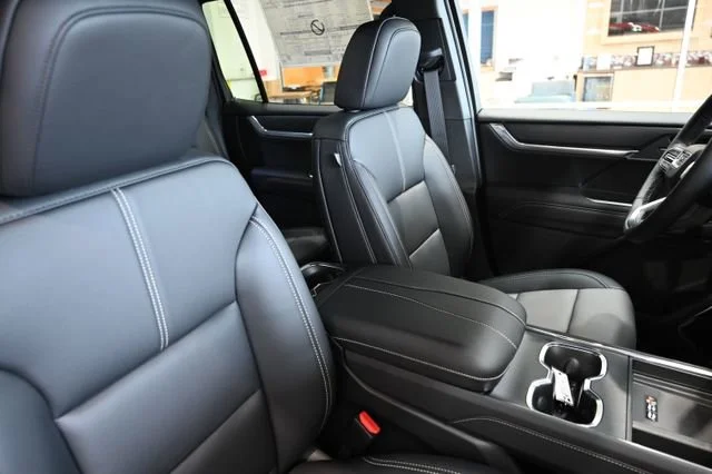 2026 GMC Acadia Elevation - Photo 9
