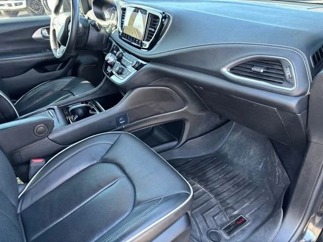 Used 2021 Black Chrysler Limited AWD image 24