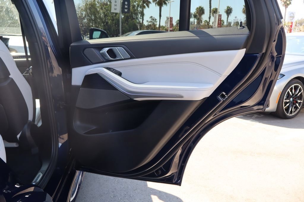 Used 2024 Blue BMW sDrive40i image 19