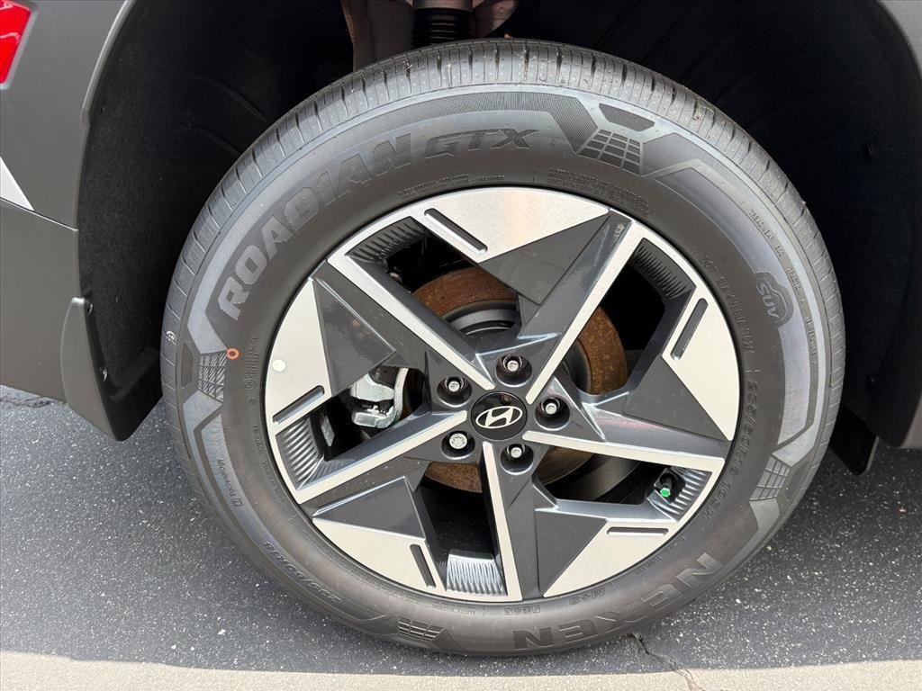New 2026 Shimmering Silver Hyundai SEL image 60