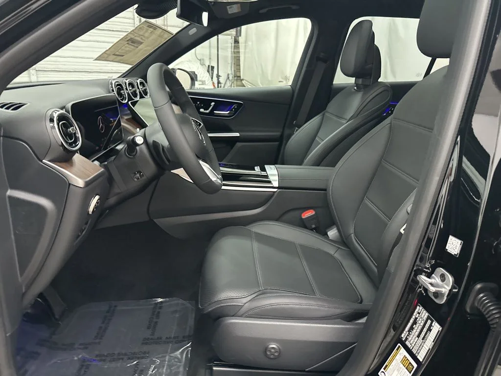 Used 2026 Black Mercedes-Benz GLC 300 image 17