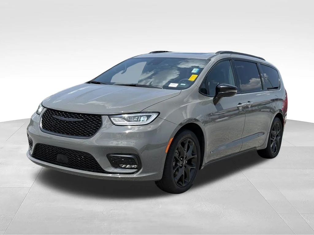 2025 Chrysler Pacifica Limited's photo