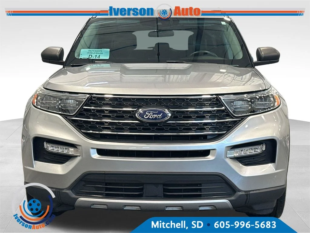 Used 2024 Silver Ford XLT image 3