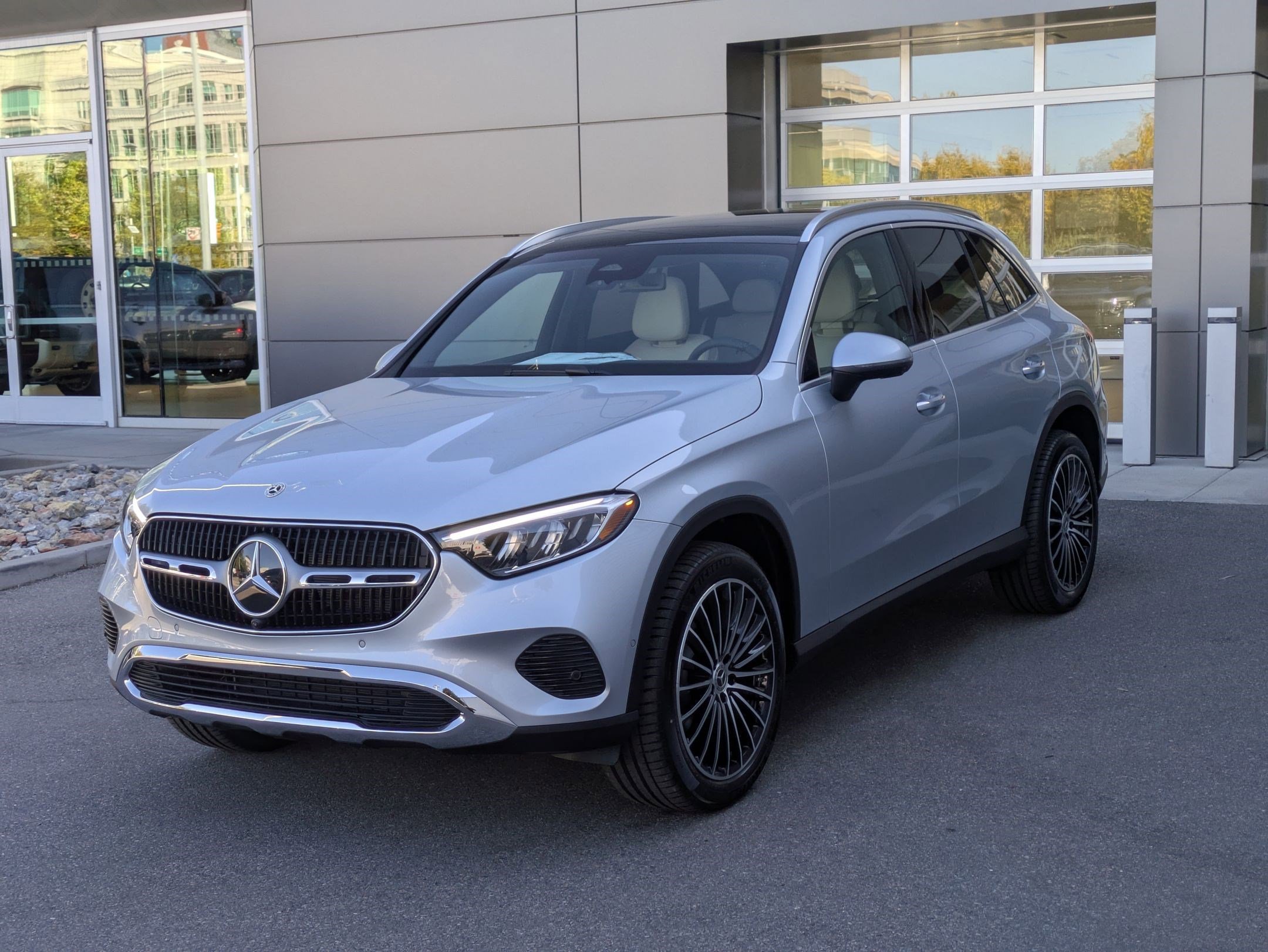 New 2026 Cirrus Silver Metallic Mercedes-Benz GLC 300 image 8