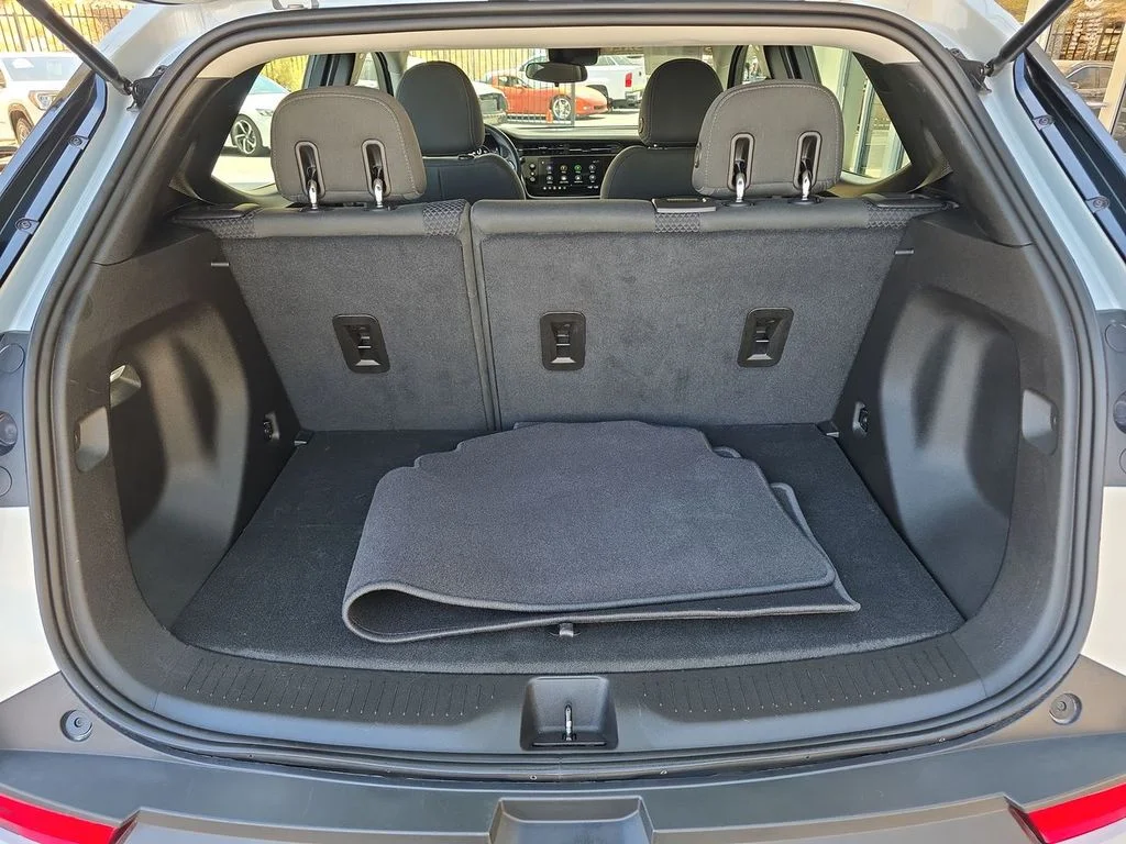 Used 2023 Silver Flare Metallic Chevrolet LT image 27
