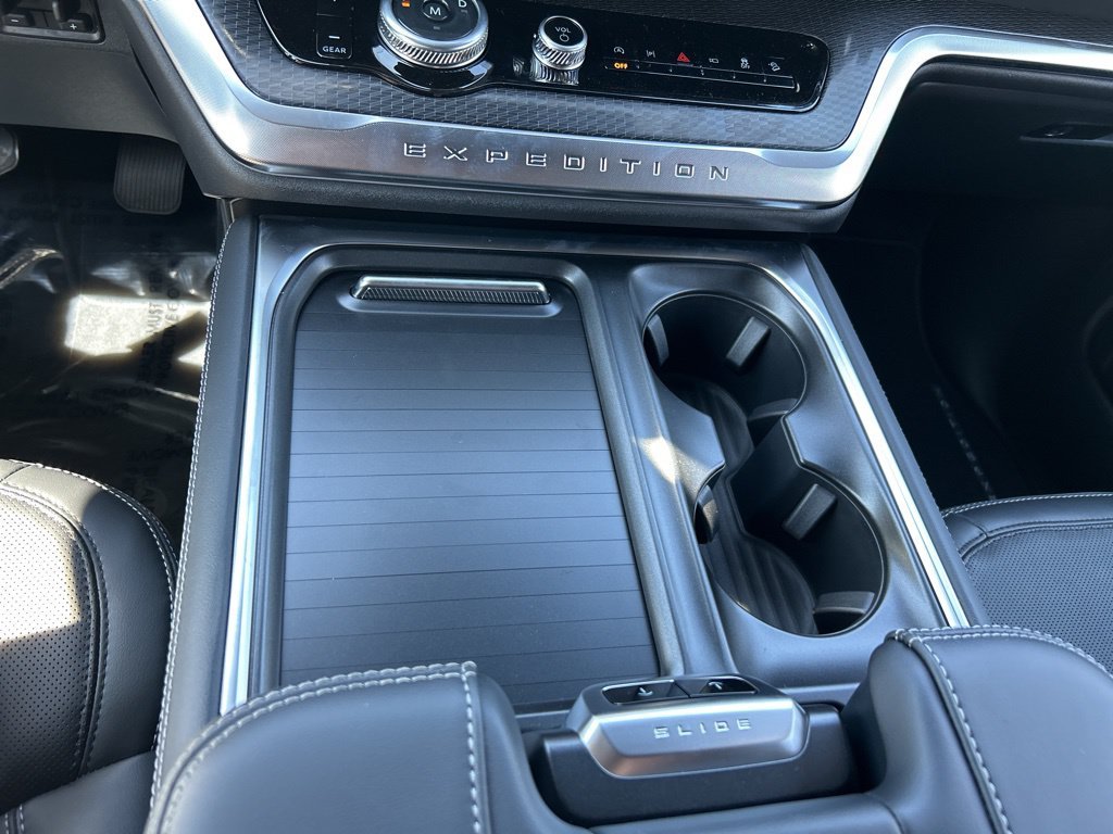 New 2026 Oxford White Ford Platinum image 22