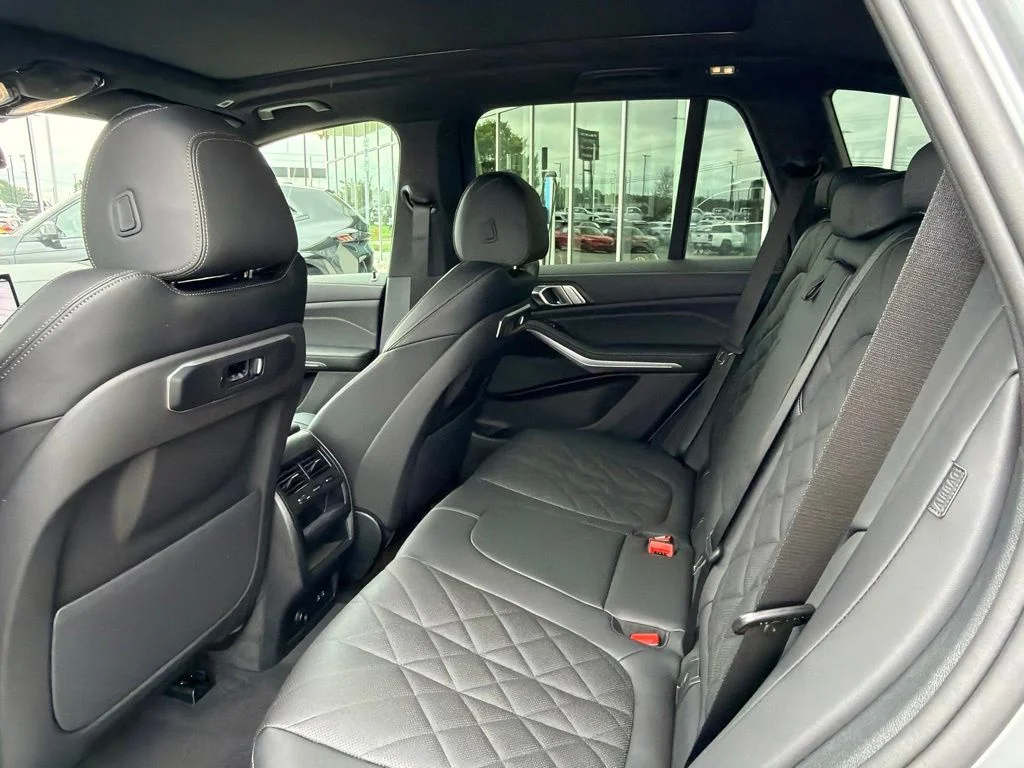 New 2026 Skyscraper Grey Metallic BMW sDrive40i image 26