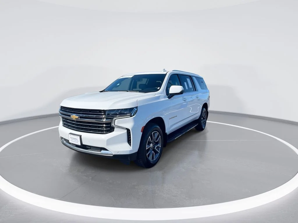 Used 2022 White Chevrolet LT image 4