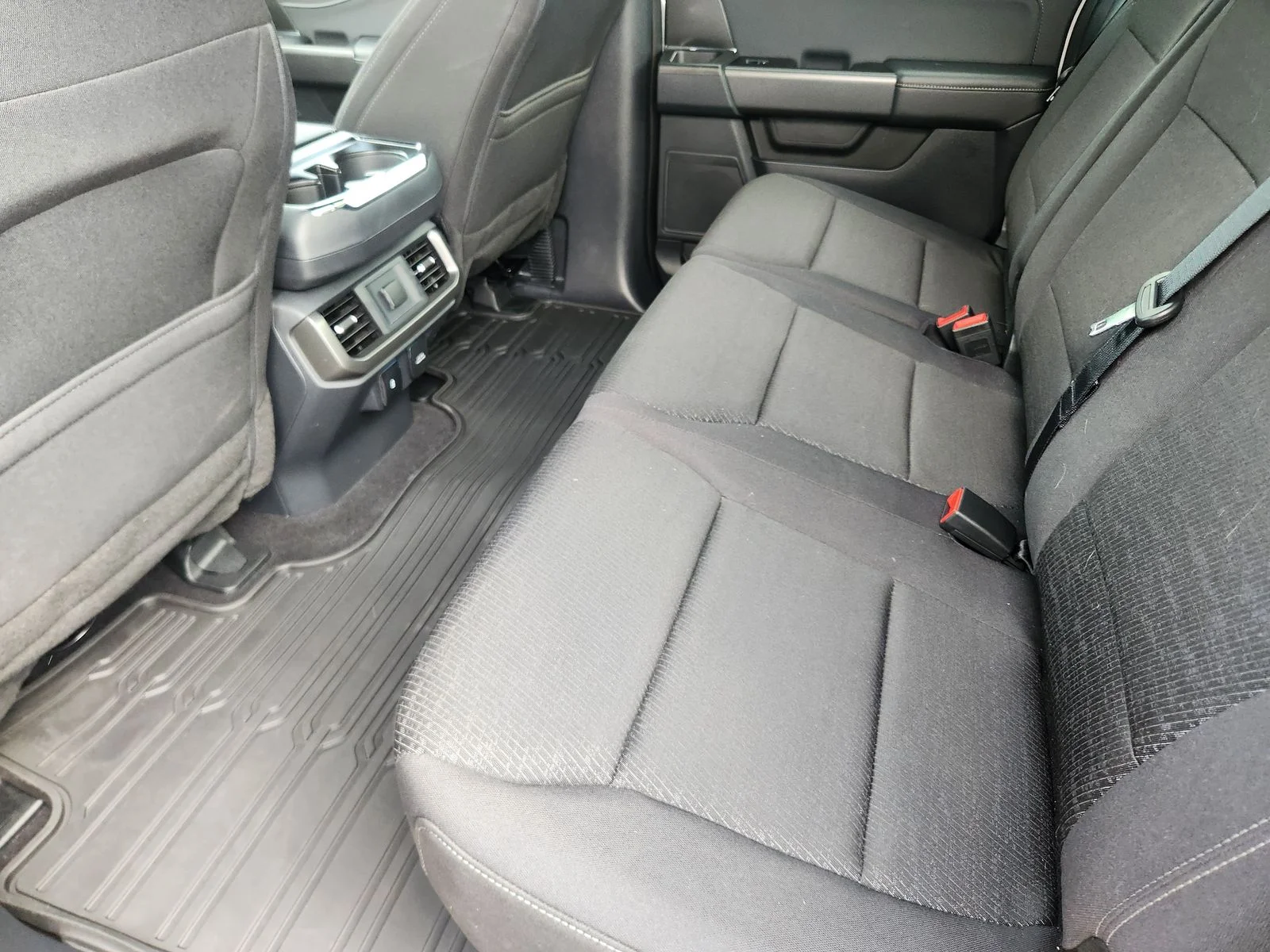 Used 2024 Silver Ford XLT image 29