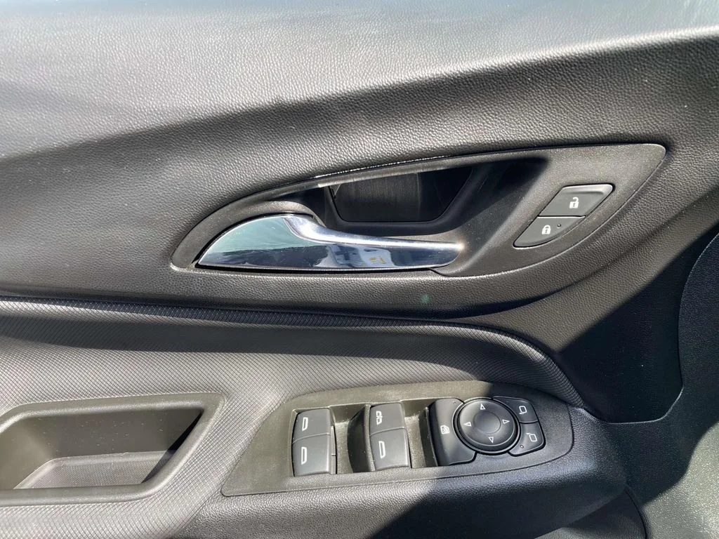 Used 2022 IRIDESCENT PEARL TRICOAT Chevrolet RS image 18