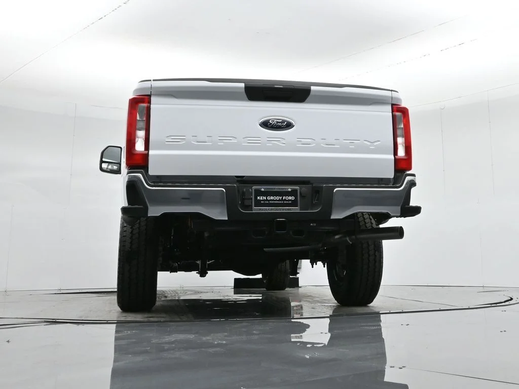 New 2026 Oxford White Ford XL image 44